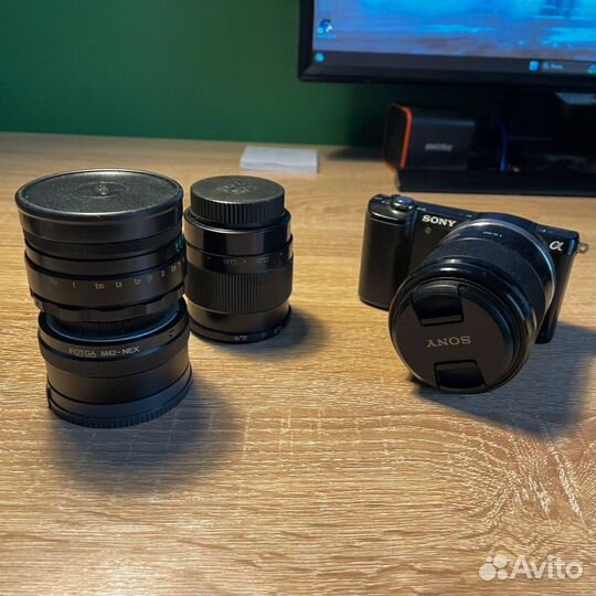 Фотоаппарат Sony A5000 с тремя объектвами