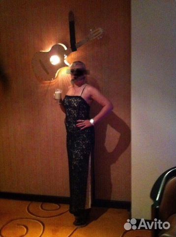 Платье длинное чёрное, палантин