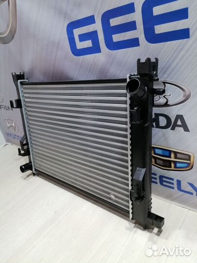 Радиатор охлаждения двигателя основной Renault log