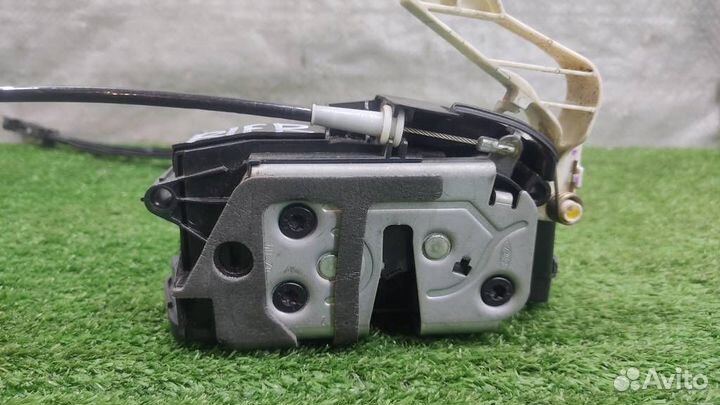 Замок двери передней правой Ford Fiesta (CB1) 2009