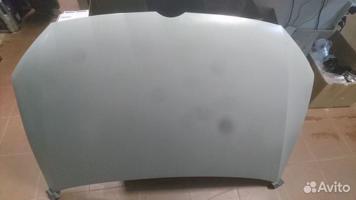 Капот на volkswagen Polo