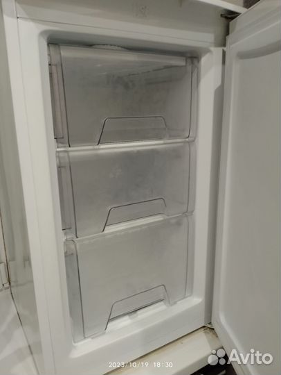 Морозильный шкаф, 68л