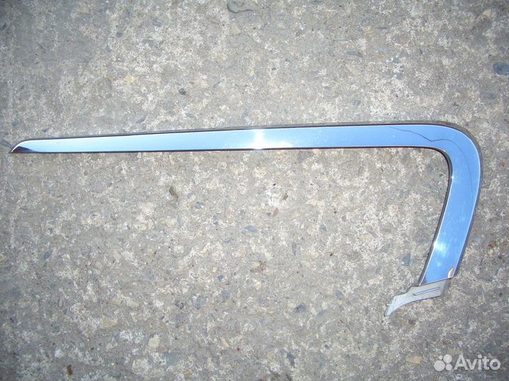 Молдинг переднего бампера правый Лада Веста с 15