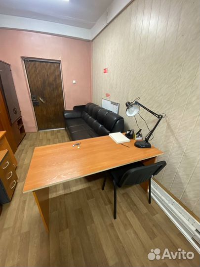 Офисная мебель б/у. Столы, тумбы, шкафы и т.д
