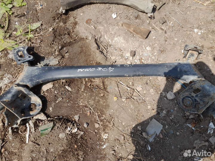 Балка Пежо 307 Peugeot 307