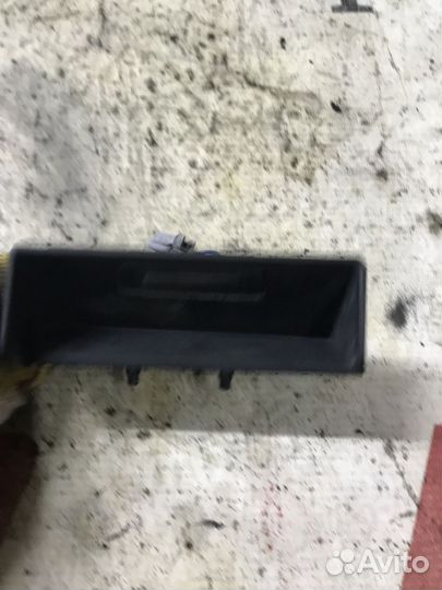 Кнопка открывания багажника Nissan Pathfinder