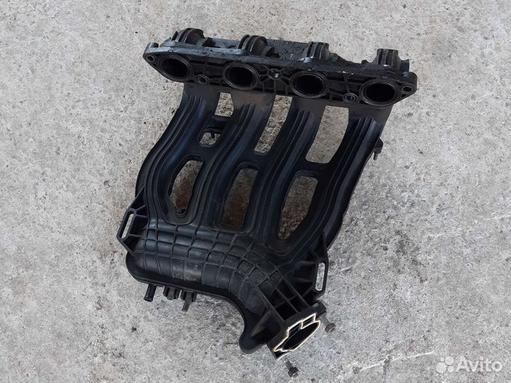 Коллектор впускной 212-1008600 LADA Priora