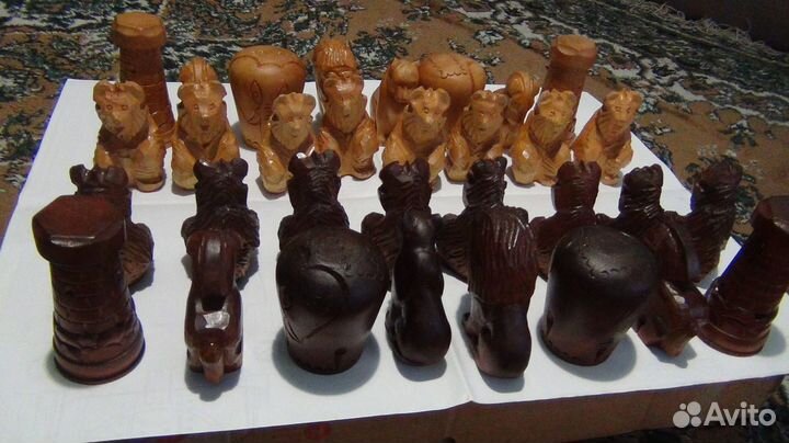 Шахматные резные фигуры ручной работы