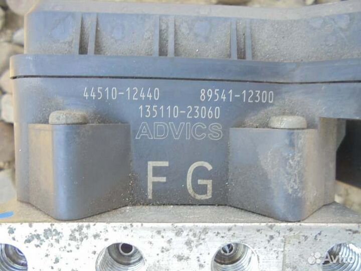 Блок abs Toyota Corolla Fielder NZE144 1NZ-FE