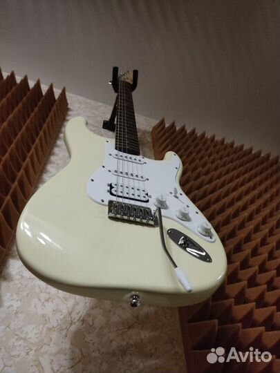 Электрогитара Fender Squire Bullet/ обмен