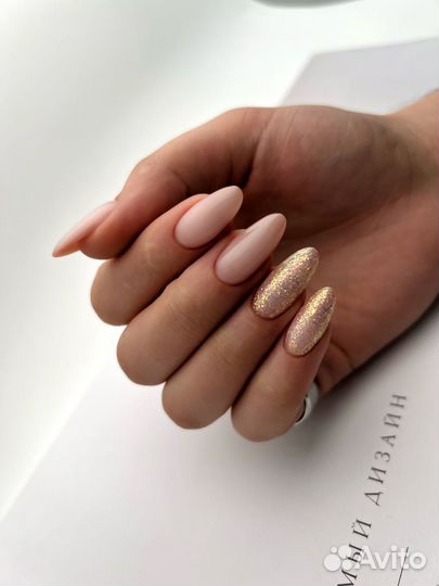 Ищем модель на маникюр