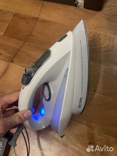 Утюг Bork i500