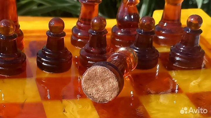 Шахматы ручной работы янтарные