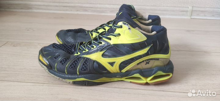 Волейбольные кроссовки mizuno wave tornado x