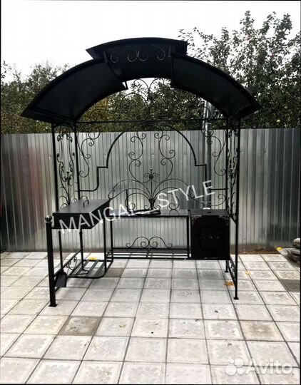 Мангал с крышей