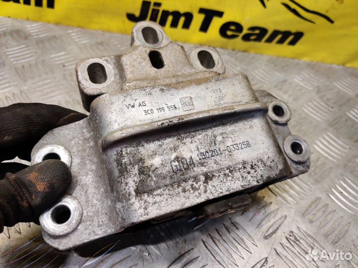 Подушка кпп Volkswagen Passat Variant B7 365 CCZ