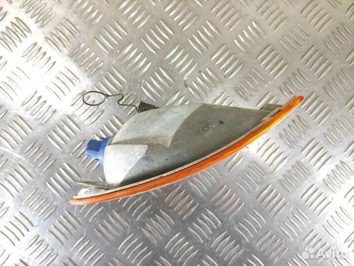 Поворотник левый Vito 1996-2003