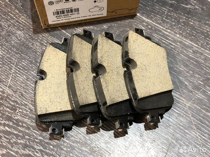 Зднре колодки 350/28 audi Q7 Q8 SQ7 SQ8 touareg