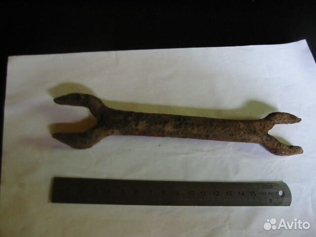 Ключ гаечный старый