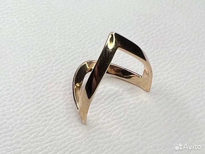 Женское золотое кольцо 585