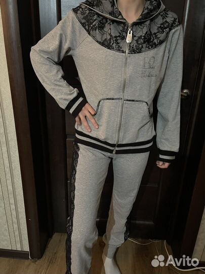 Костюм спортивный