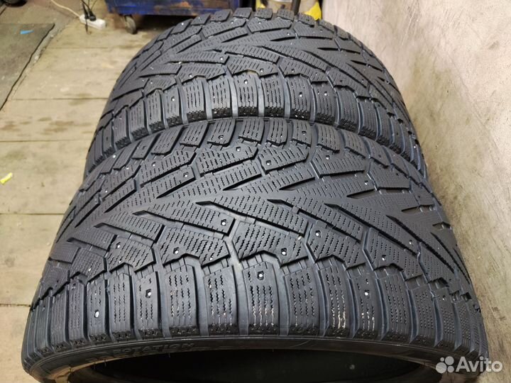 Pirelli Ice Zero 295/35 R21