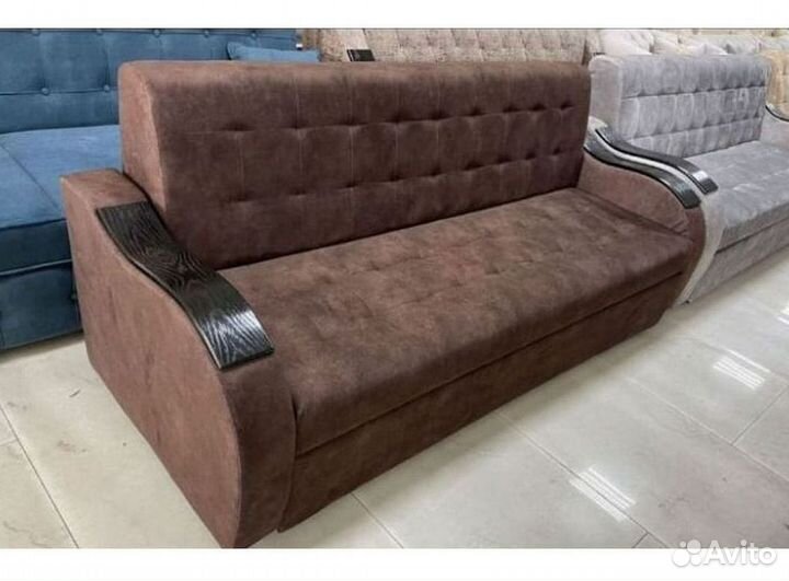 Прямой диван в наличии