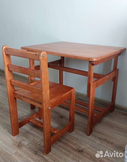 Детский стол и стул