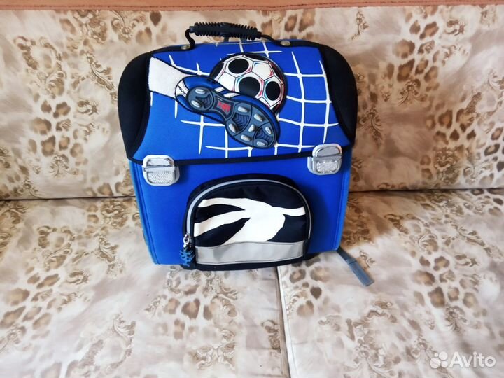 Рюкзак школьный в отличном состоянии