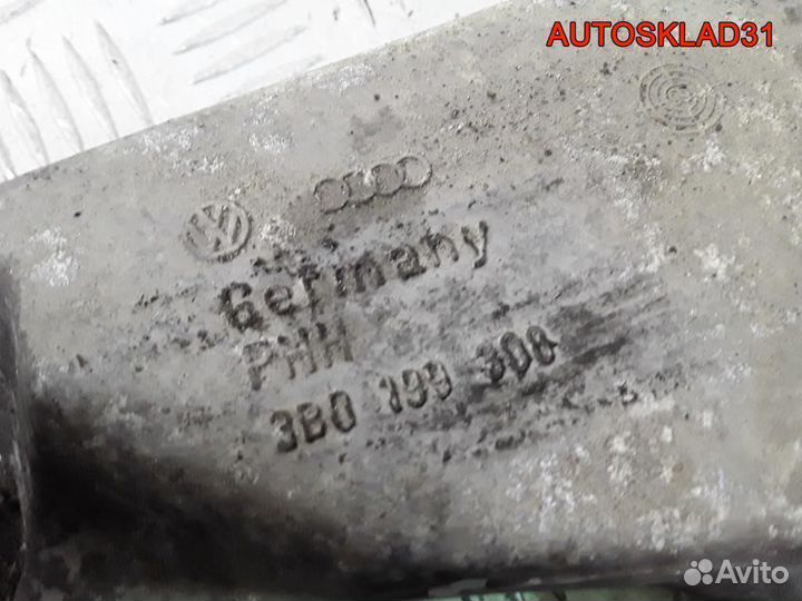 Кронштейн двигателя VW Passat B5 2,3 AGZ 3B0199308