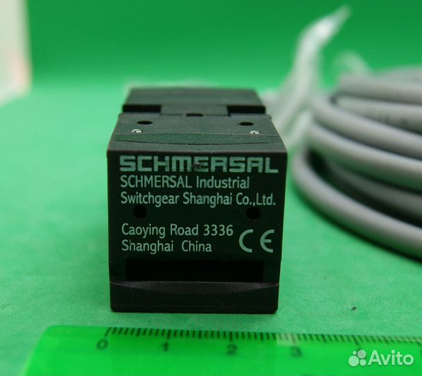 Для лифта. Выключатель безопасности Schmersal AZ 1