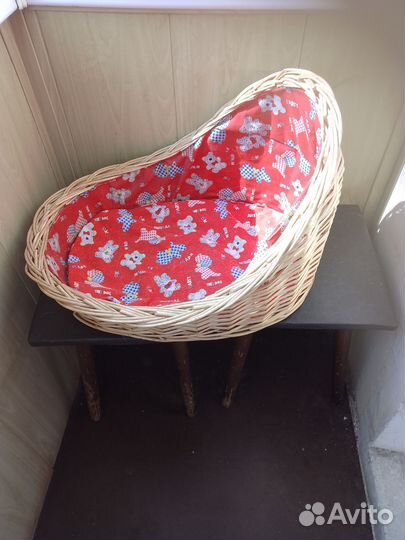 Лежанка для кошек плетеная