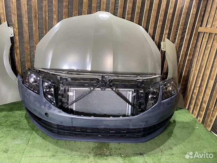 Передняя часть Skoda Octavia