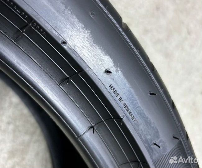 Pirelli P Zero PZ4 275/35 R23 и 315/30 R23 111Y