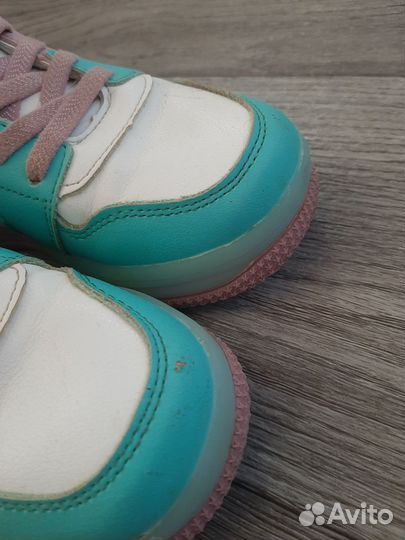 Кроссовки для девочки 29 размер