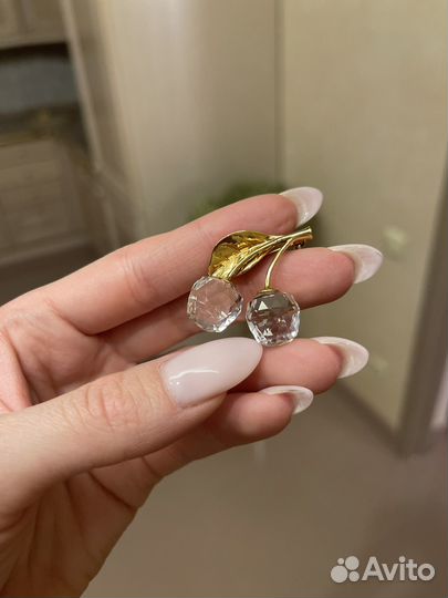 Брошь Swarovski