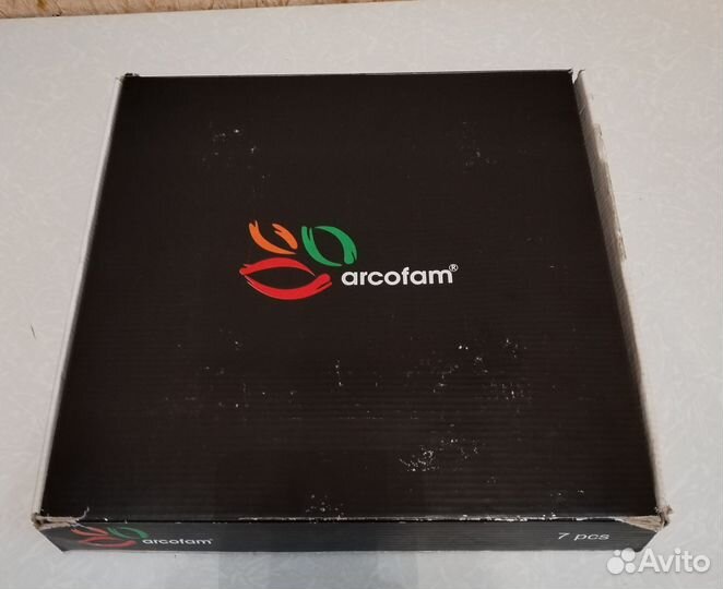 Столовый набор тарелок новый