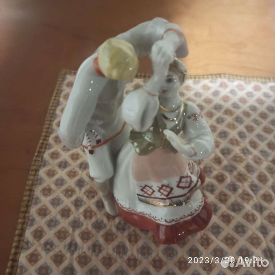 Статуэтка фарфор лявониха