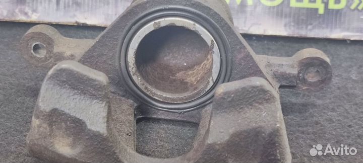 Суппорт правый Daewoo Nexia