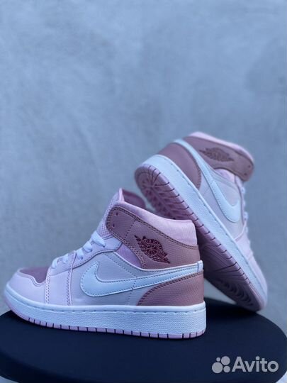 Кроссовки nike AIR jordan 1 MID digital pink