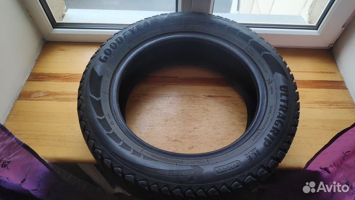 Goodyear UltraGrip Ice 215/65 R17 100T