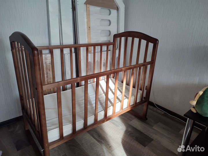 Детская кроватка 0+