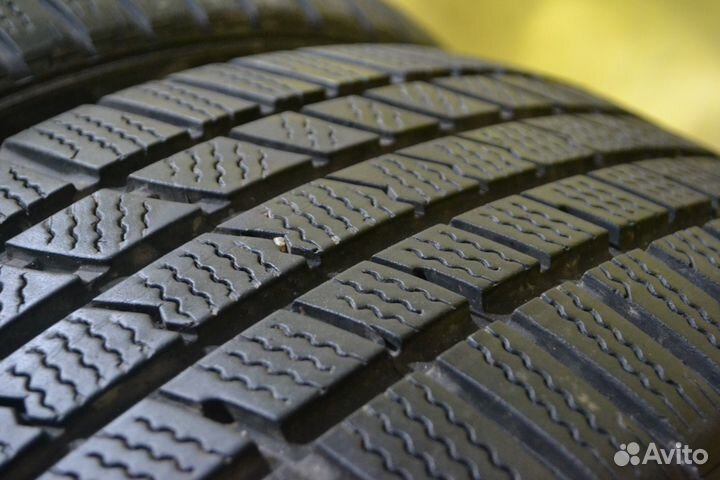 Kumho WinterCraft KW27 215/50 R17