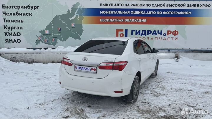 Патрубок радиатора Toyota Corolla (E180) 16571-0T140