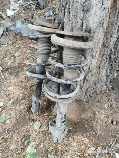 Mitsubishi Outlander 1 стойки в сборе