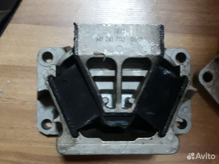 Подушка двигателя передн. \MB Actros SE-M 7871