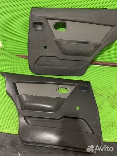 Обшивки задних дверей Daewoo Nexia