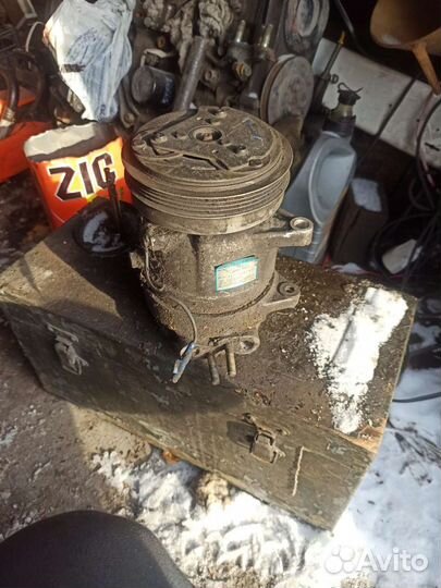 Компрессор кондиционера Nissan laurel 34 rb25