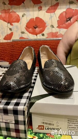 Туфли женские 39 размер серебристые