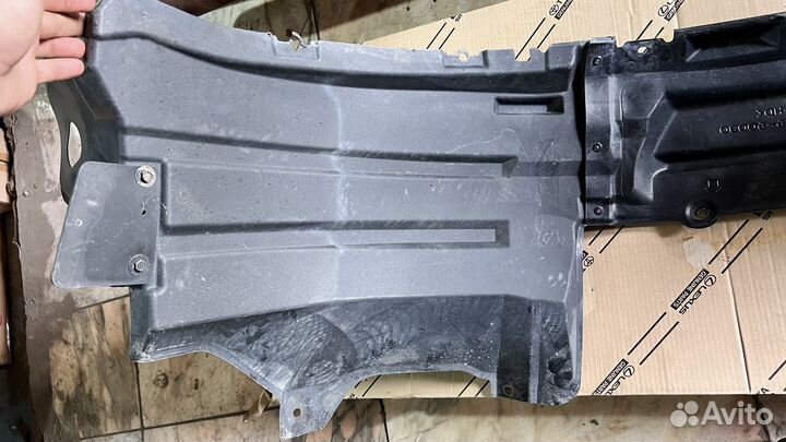 Подкрылок перед левый Toyota Land Cruiser 200 15